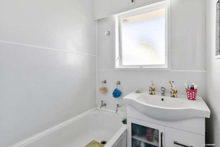 2/55 Gray Avenue Mangere East_8