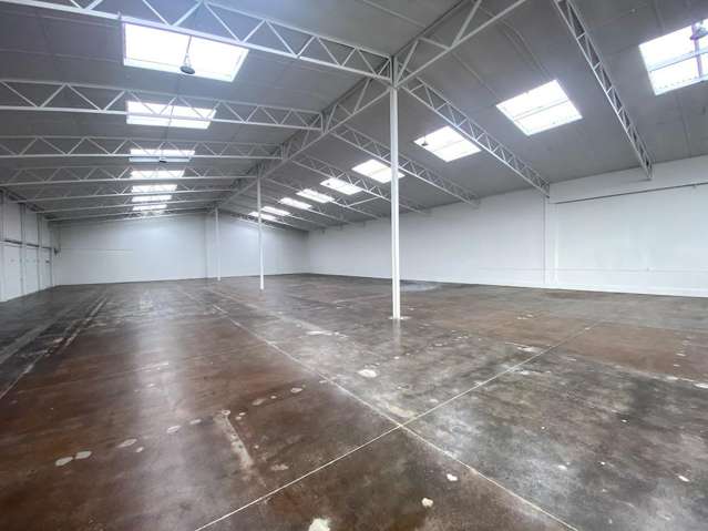Central 900sqm Warehouse | 10 Parks