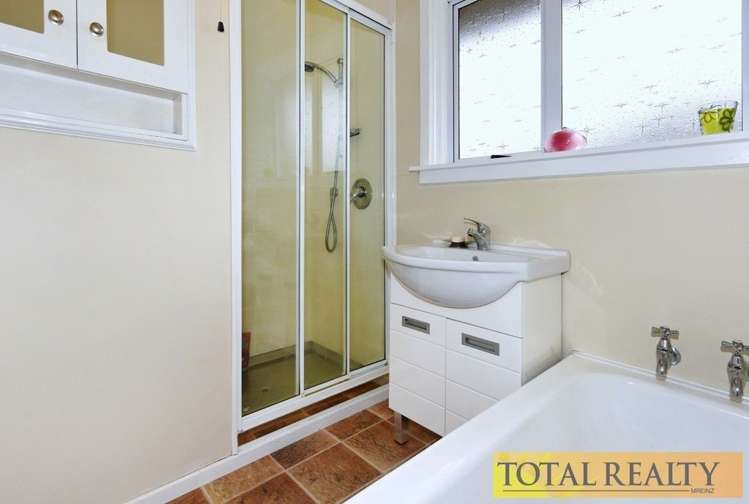 72 Blankney Street Hornby_14