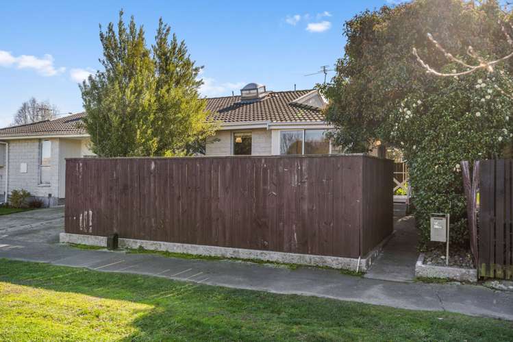 2/73 Lakewood Drive Burwood_0