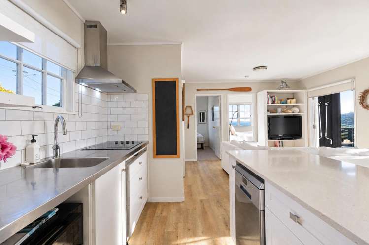 70 Burrell Road Oneroa_7