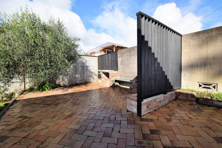 15 Wakeling Avenue Te Atatu South_11