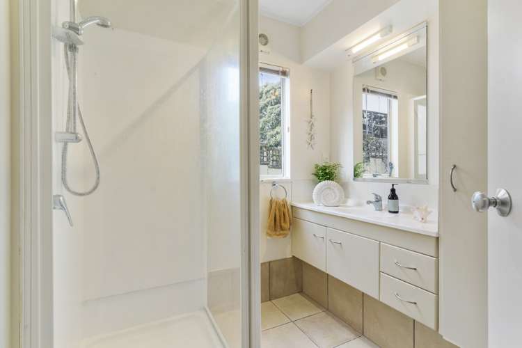 10b Edgewater Grove Orewa_21