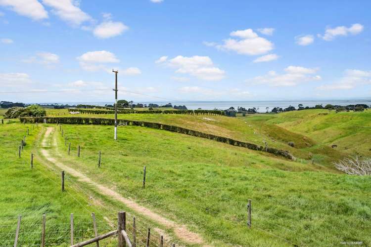 6 Tram Gully Road Awhitu_8