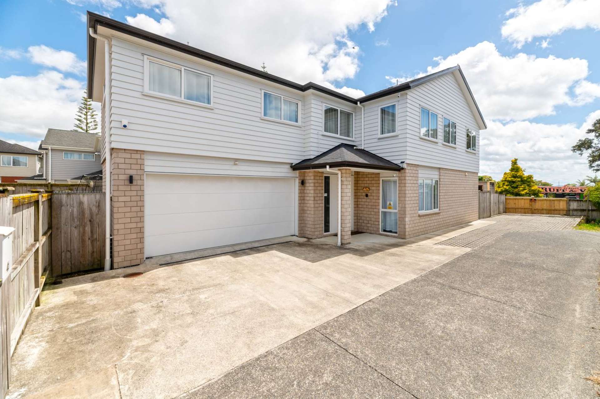 41 Bordeaux Parade Te Atatu South_0