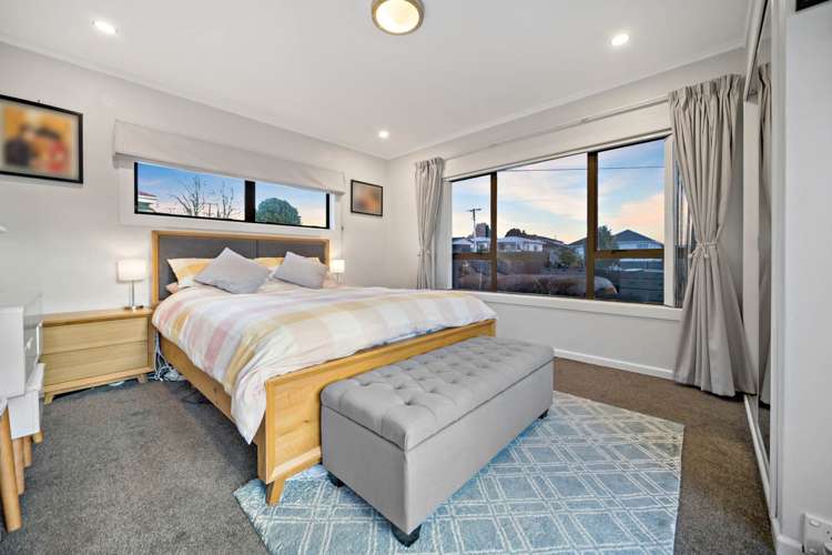 7 Netherlands Avenue Kelston_10