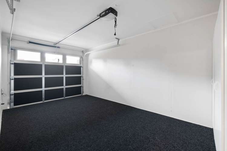 2/6 Tina Place Sunnyhills_16