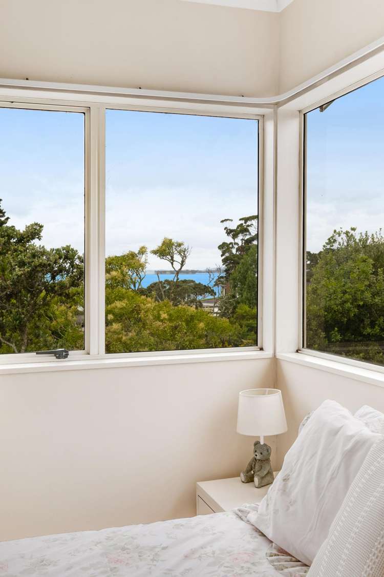 18 Gibson Place Mellons Bay_19