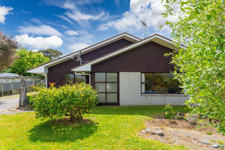 2/8 Tamatea Road Taupo_1