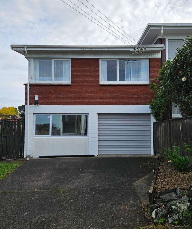 Three bedroom home in popular parkside location