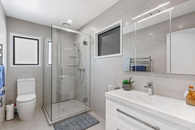 175 Oaia Road Muriwai Beach_35