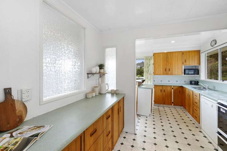 39 Tweed Road Papakowhai_13