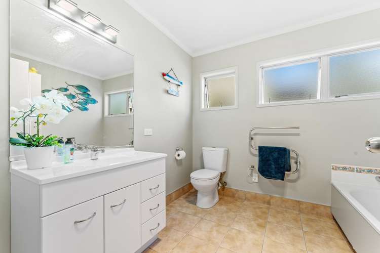 12 Rishworth Avenue Stanmore Bay_16