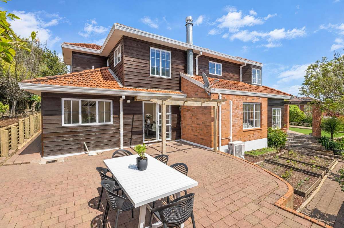 15 Kingshaven Close_2