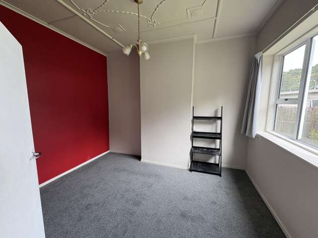 8 Coburn Ave 10292_3