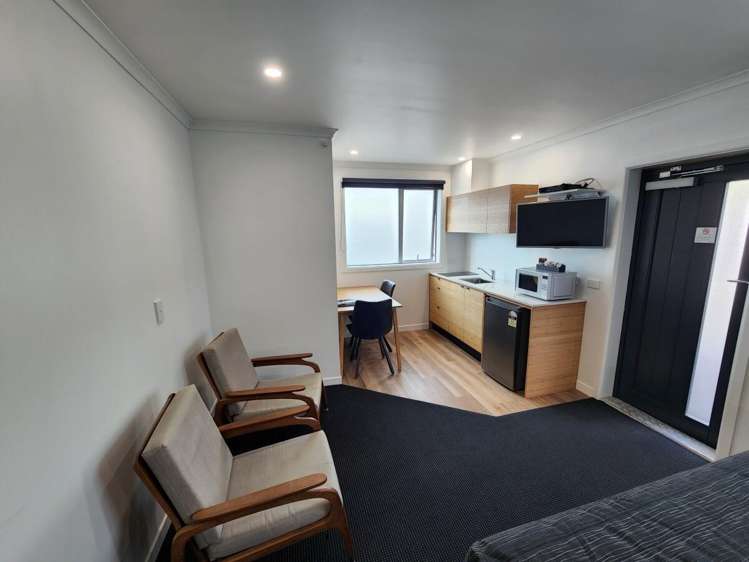 464-466 Devon Street East Strandon_17
