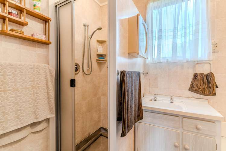 15B Baker Street Caversham_14