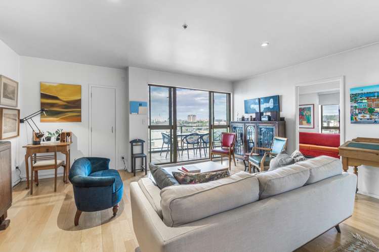 8d/8 Howe Street Freemans Bay_1