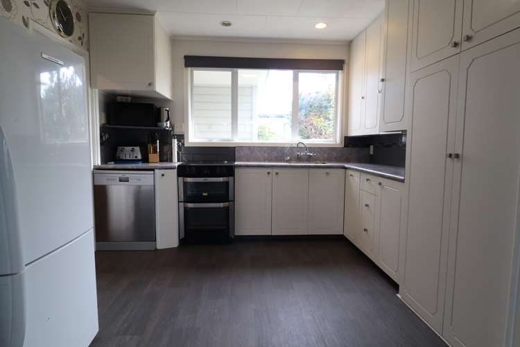 19 Lake Road Longbush_1