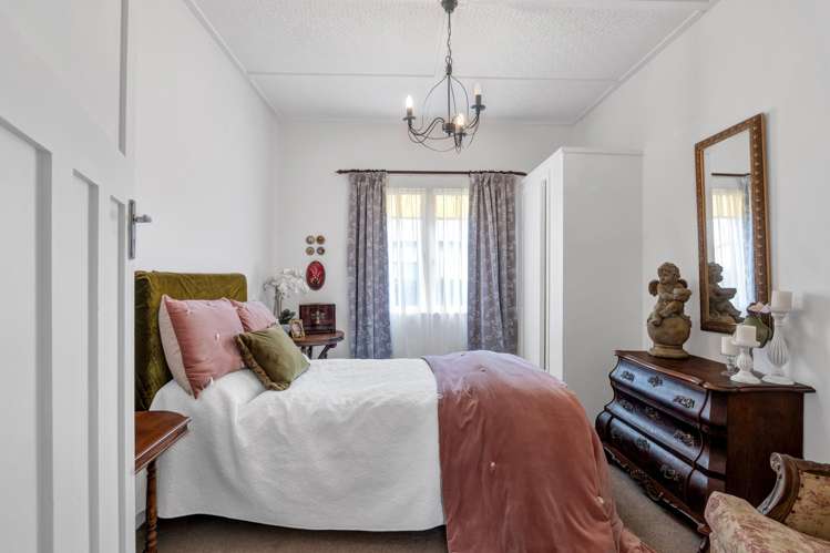 58 Pembroke Road Stratford_14