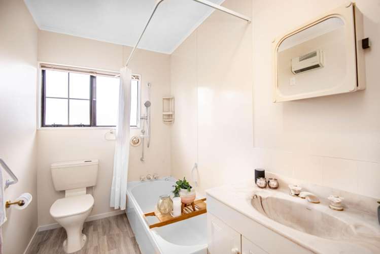 96 Oxford Street Tawa_16