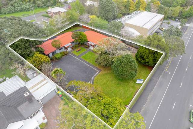 Substantial site on medical golden mile