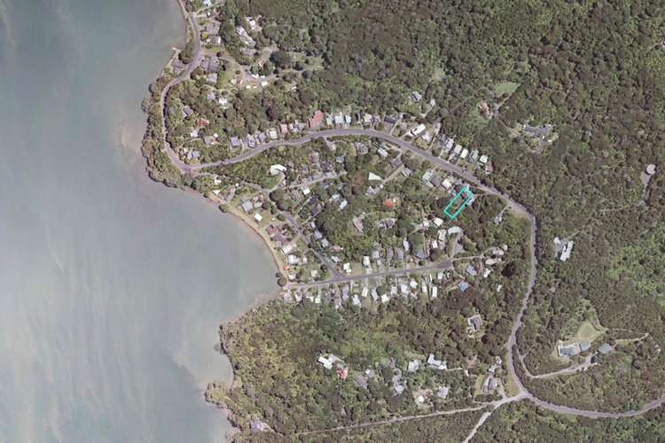 1111 Huia Road Huia_11