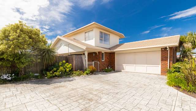 6 Orlando Crescent Waimairi Beach_1