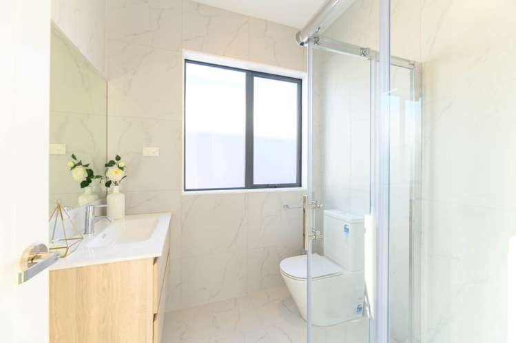 14 Taiororua Avenue Massey_11