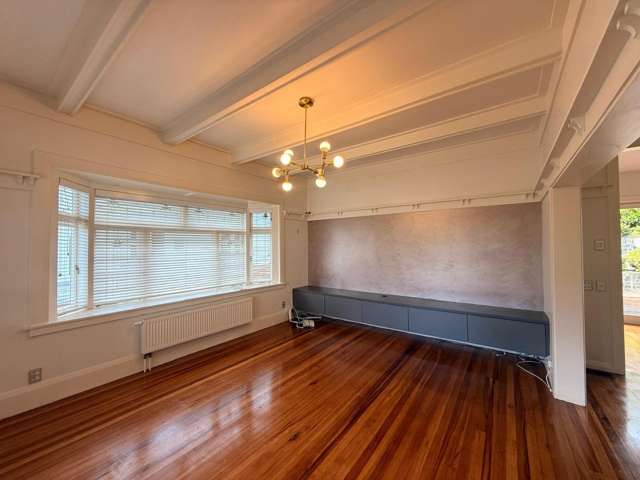 4 Woodford Road 1728_2