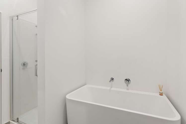 10/50 Friend Street Karori_9