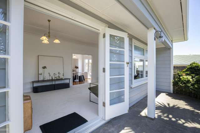 FRESH & FULL OF CHARACTER