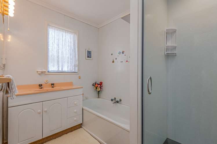 19 Lockhart Avenue Milson_13