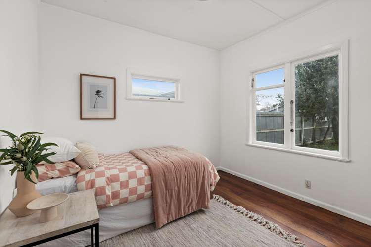 809 Maitland Crescent Mayfair_9