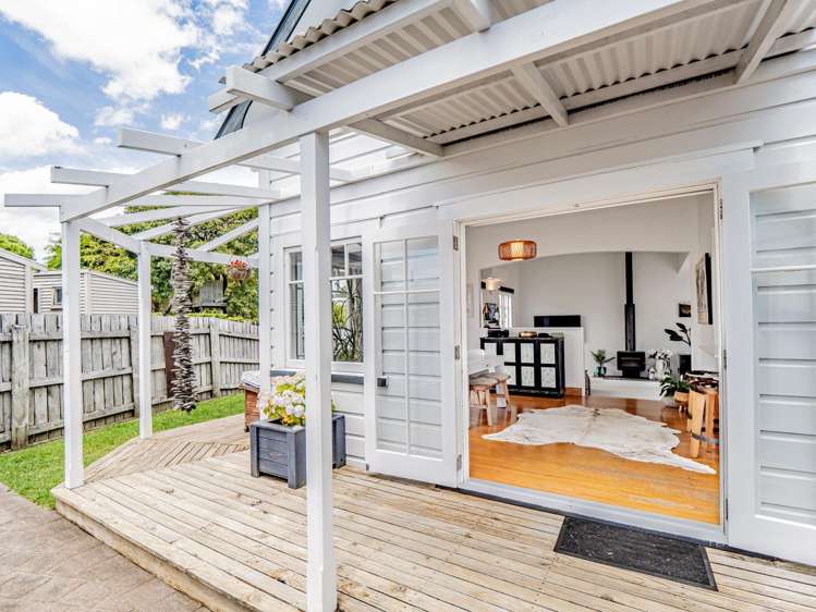 38 Waiwaka Terrace Strandon_19