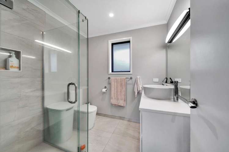 1 Denby Heights Hawera_9