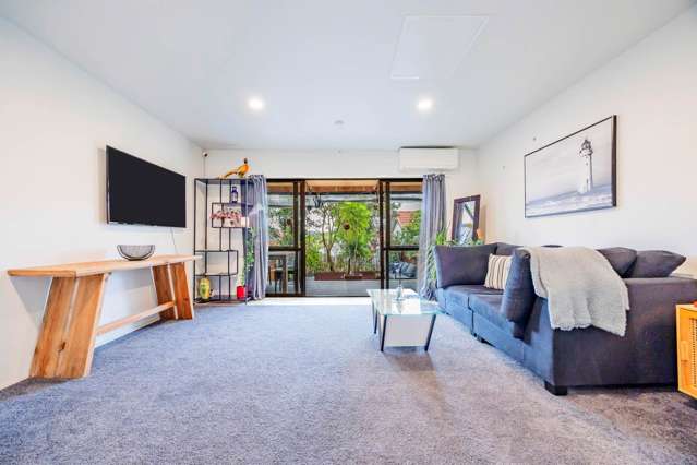 7/44 Fields Parade Oteha_1