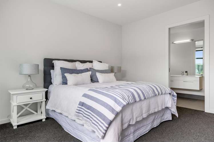 8 Kurapoto Lane Rainbow Point_19