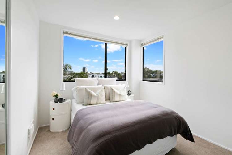 5H/175 Hurstmere Road Takapuna_12