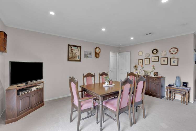 14 Sandalwood Drive Dinsdale_8