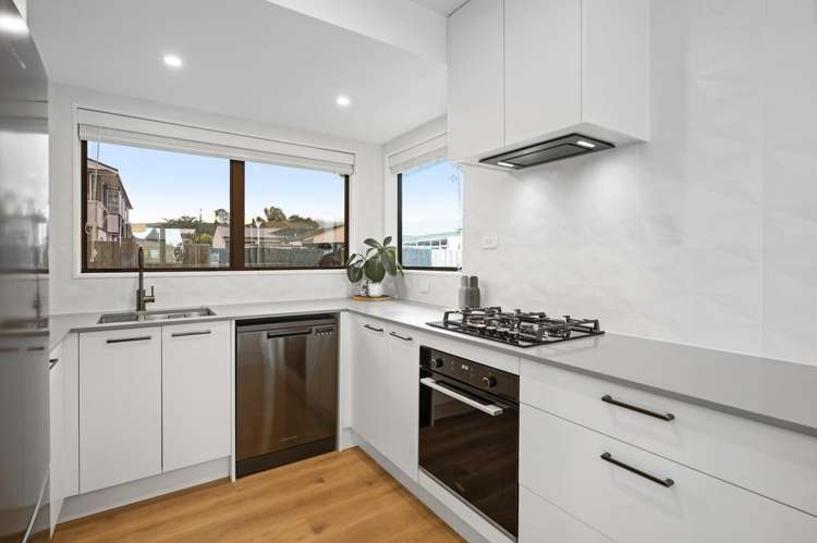 10A Burton Place Owhata_7