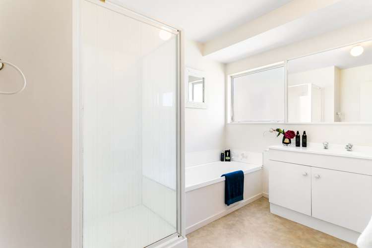 131 Portage Road New Lynn_12