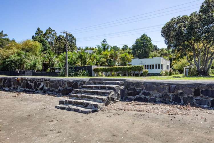 1220 Huia Road Huia_0