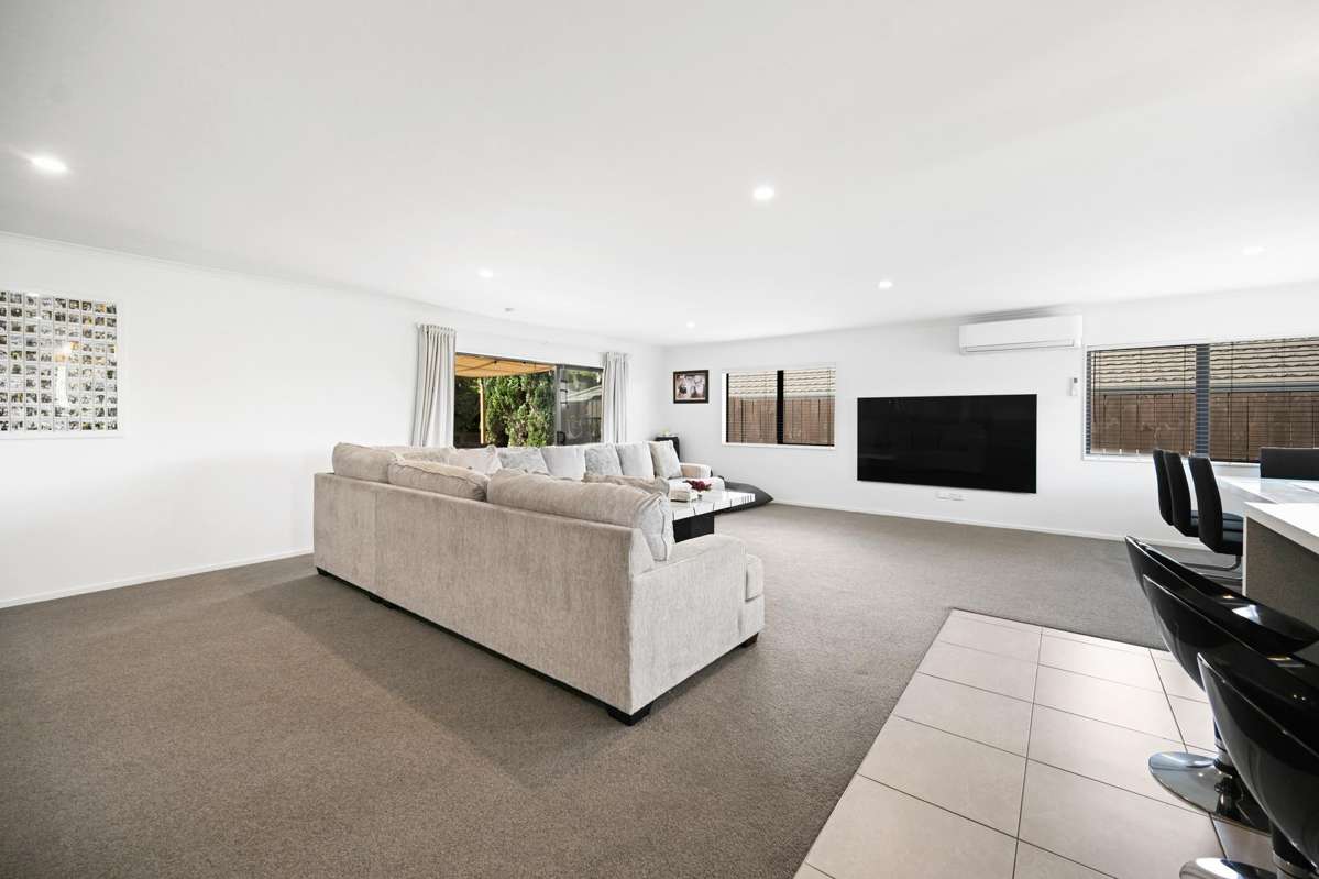 56 Farnborough Drive_2