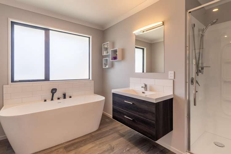 27 Lakeland Avenue Twizel_11