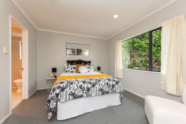 24a Fruitvale Road New Lynn_13