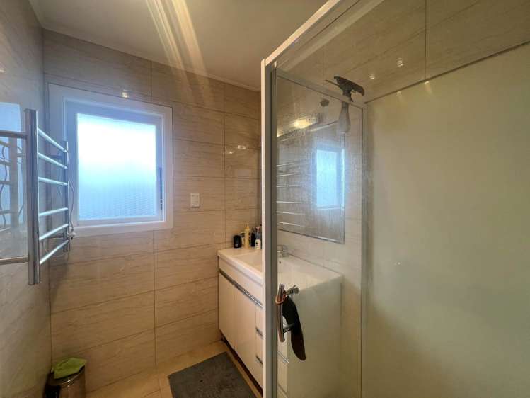 25 Kirrie Avenue Te Atatu South_8