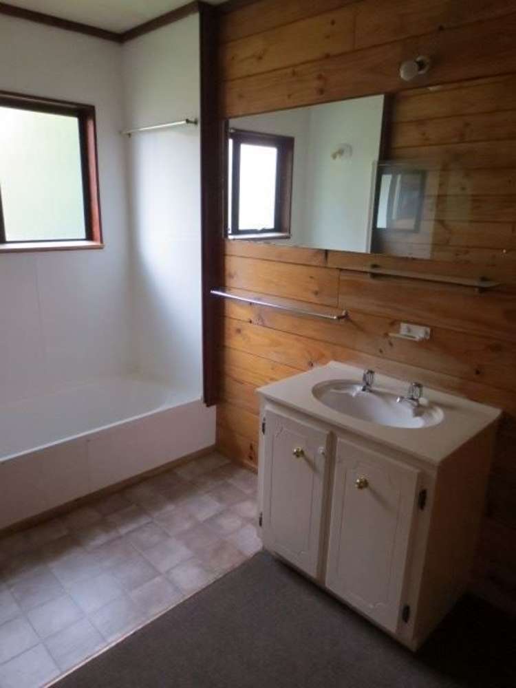 23b Arawata Terrace Fernhill/Sunshine Bay_8