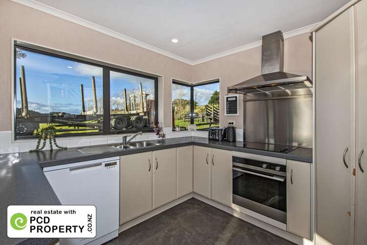 84 Valley View Road Otaika_5