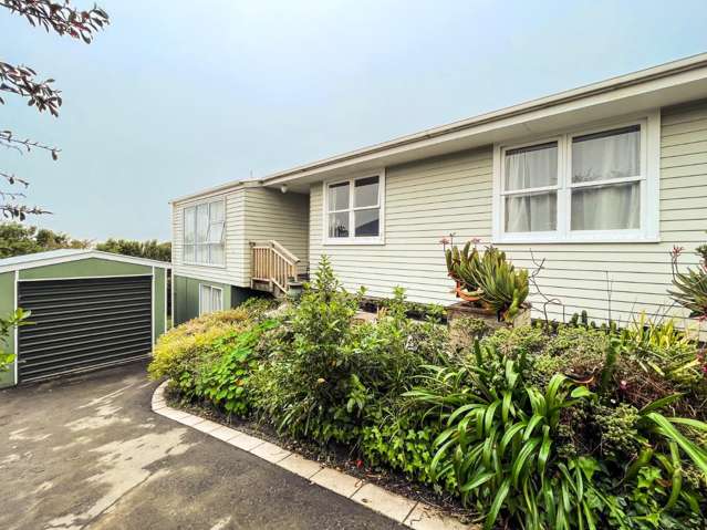 Charming 3-Bedroom Family Home in Paparangi – Spacious, Sunny, and Private
